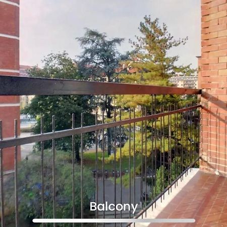 Metro Famagosta - Luminoso Appartamento Con Balcone Free Wifi & Parking Milano Eksteriør bilde